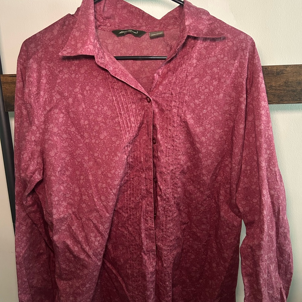 GREAT CONDITION maroon Eddie Bauer button up blouse size XL